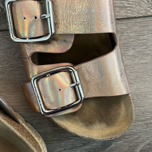 J/SLIDES
Leighton rose gold Leather Slides size 7 - Picture 7 of 7